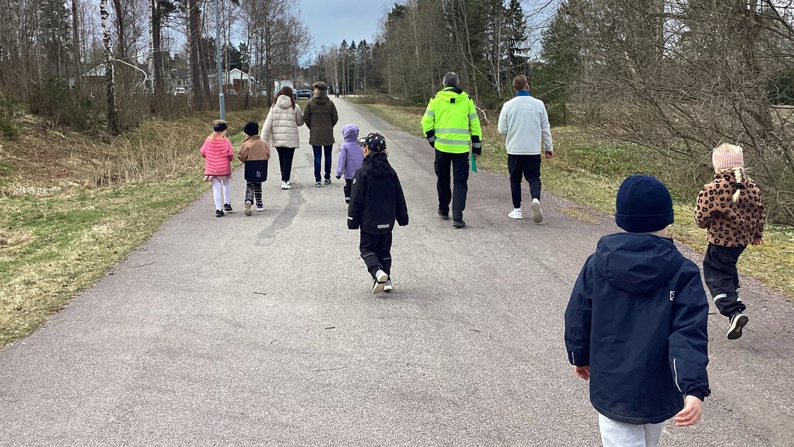 Mobilt dialoglabb på förskolan Ängen om miljön runt gång- och cykelvägen från Hörnebo till Baggeboskolan.