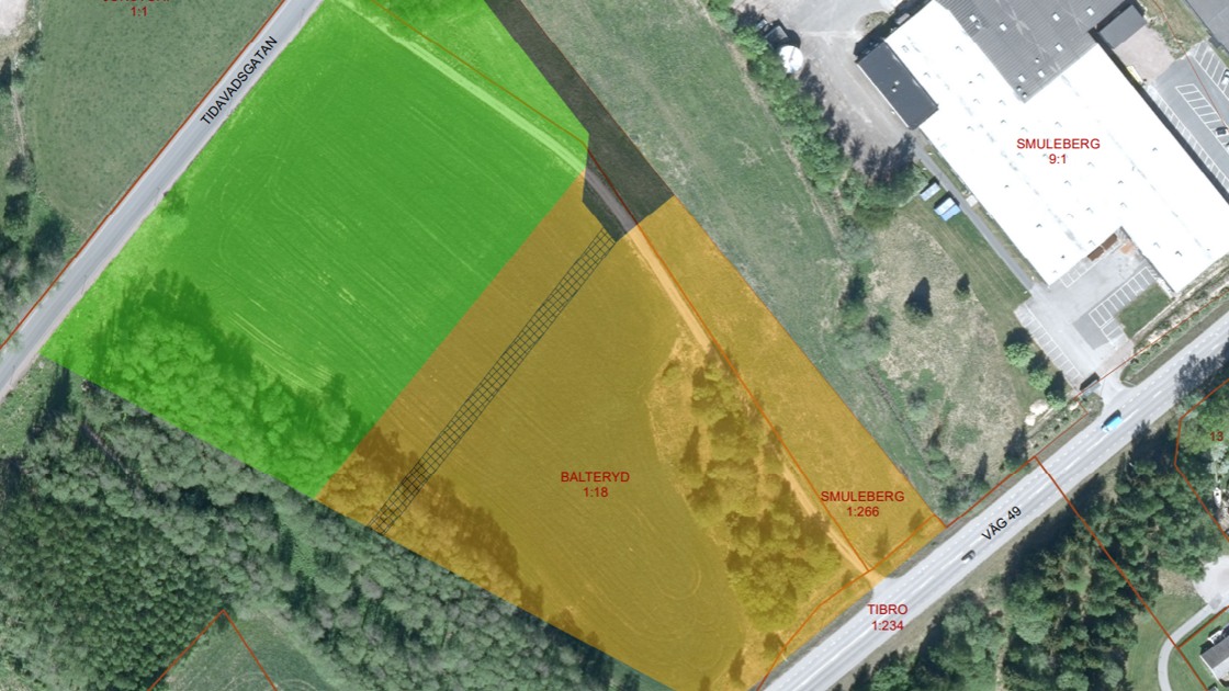 Flygfoto över området där handelsetablering ska ske i Tibro. 