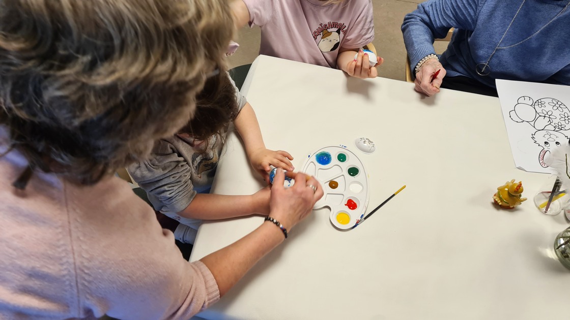 Bilden visar påskpyssel på Bonargården.