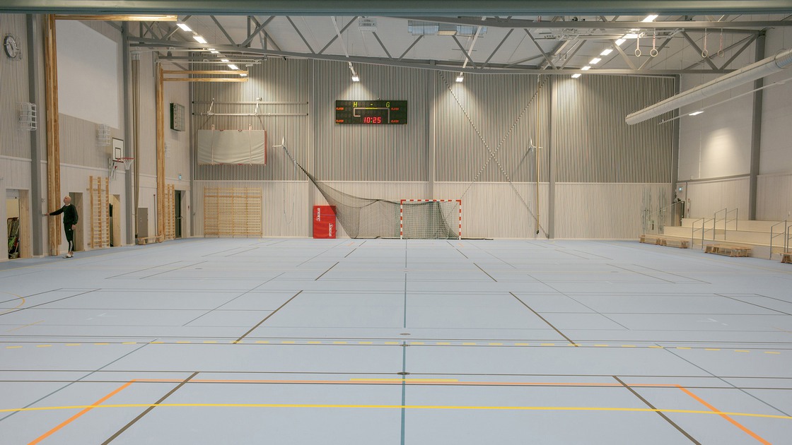 Baggeboskolans idrottshall.