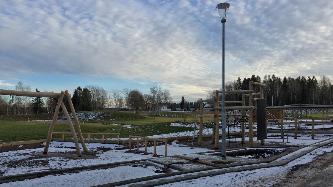 Anläggning av skolgården på Baggeboskolan i februari 2020.