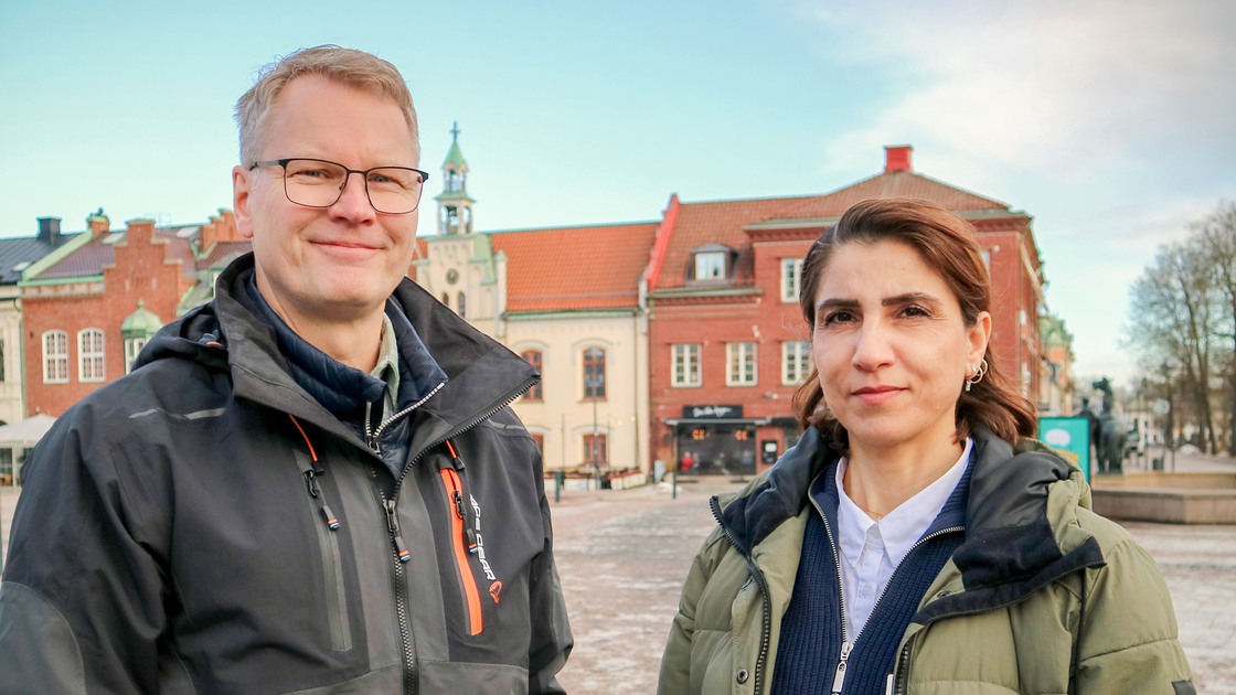 Tibro kommuns energirådgivare Fredrik Dahlberg och Ayvar Sami Kasim.