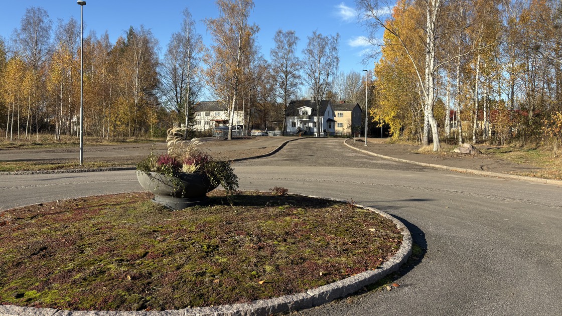 Den nya anslutningsvägen mellan Bangatan och Vallgatan öppnade för trafik den 25 oktober 2024.