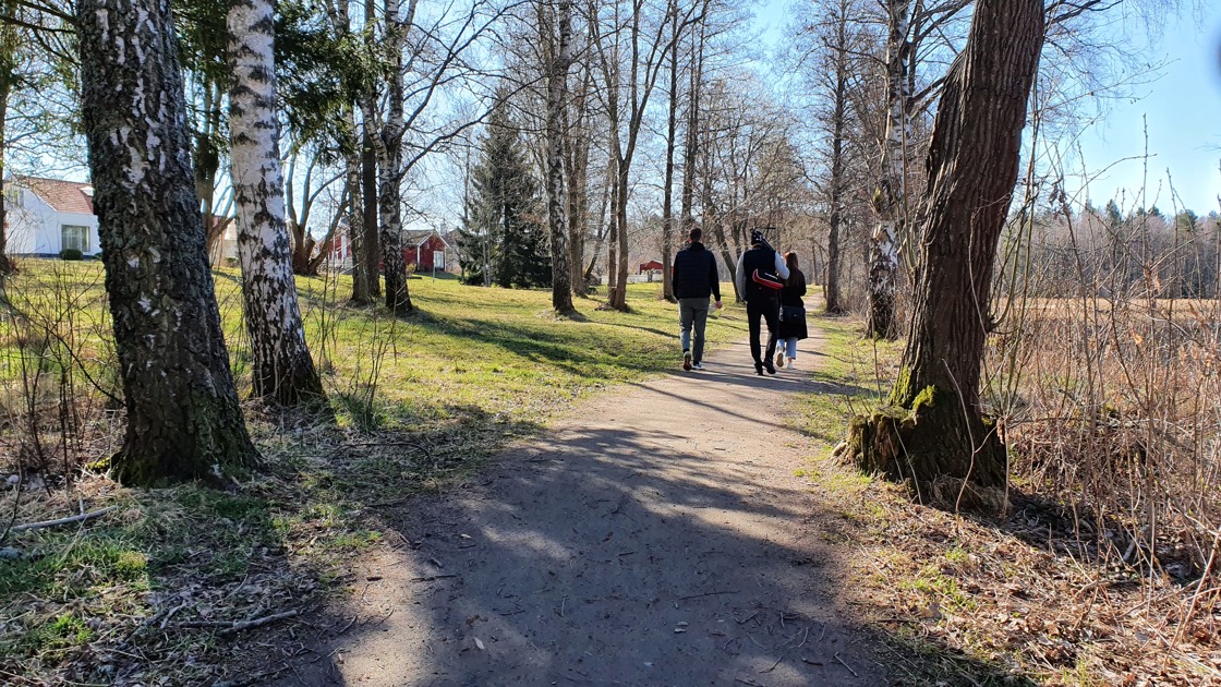 Vandring utmed Å-leden