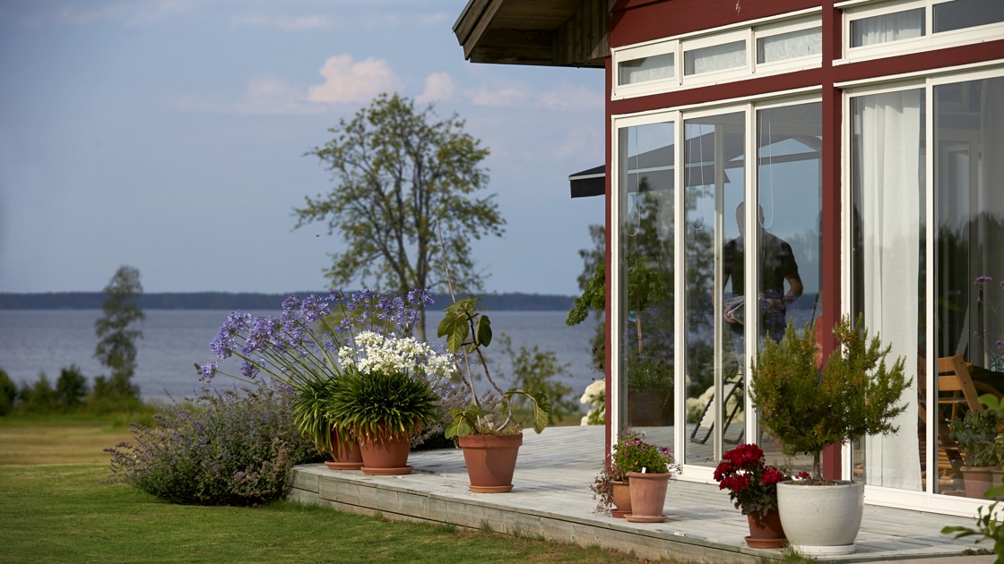Sjöutsikt från villa i Bråbacka.