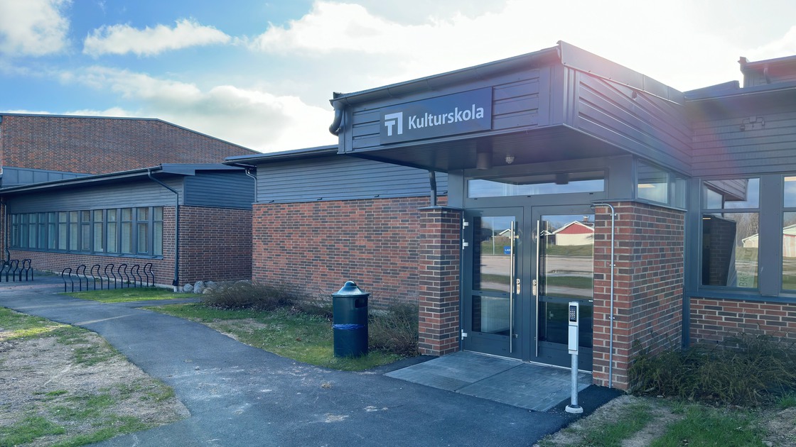 Bilden visar kulturskolans entré