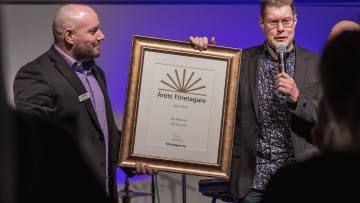 Kaj Kosonen tar emot priset årets företagare