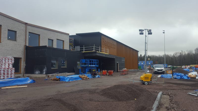 Baggeboskolans entré och idrottshall i december 2019.