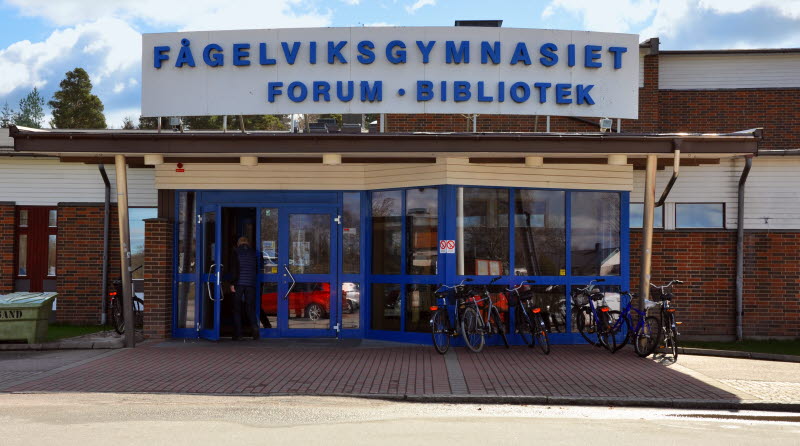 Hududentré till Tibro bibliotek. Skyltat för Fågelviksgymnasiet, Forum och Bibliotek.