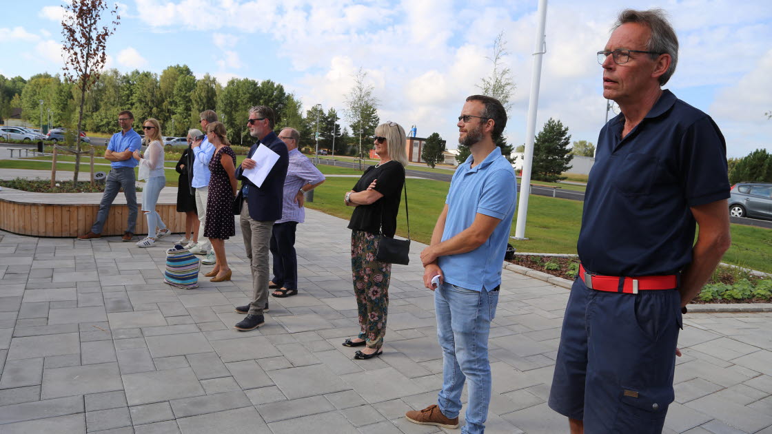 Inbjudna gäster vid invigningen av Baggeboskolan i Tibro 20 augusti 2020.